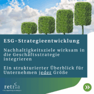 Vier grüne, quadratisch geschnittene Bäume vor einem blauen Himmel mit weißen Wolken. Darunter ein dunkelblauer Bereich mit dem Text „ESG-Strategieentwicklung Nachhaltigkeitsziele wirksam in die Geschäftsstrategie integrieren Ein strukturierter Überblick für Unternehmen jeder Größe“. Unten links das Logo von retria und der Schriftzug „ESG reporting & analysis“.